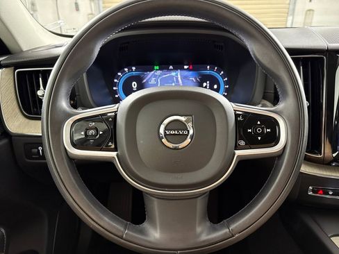 Used 2022 Volvo XC60 B5 Inscription w/ Advanced Package image 12