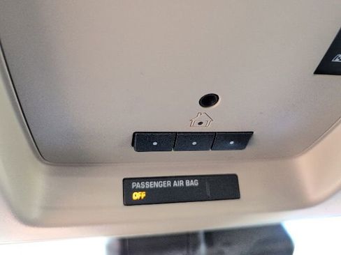 Used 2018 Chevrolet Silverado 1500 LTZ w/ Texas Edition image 22