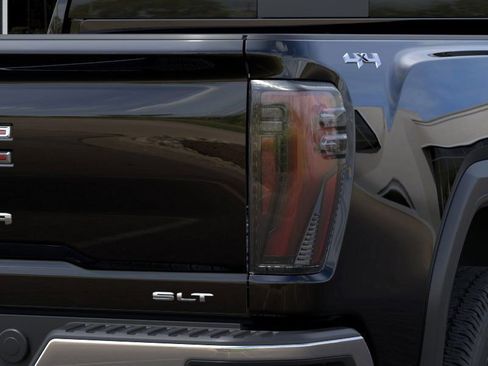 New 2026 GMC Sierra 2500 SLT w/ SLT Convenience Package image 35