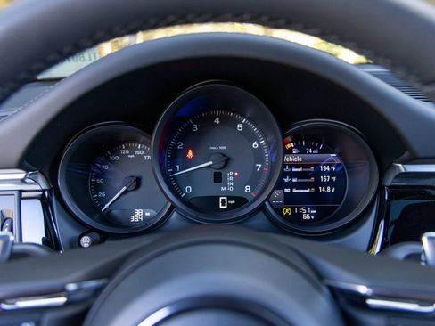 New 2026 Porsche Macan AWD/4WD image 33