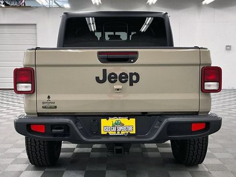 Used 2022 Jeep Gladiator Sport AWD/4WD image 5