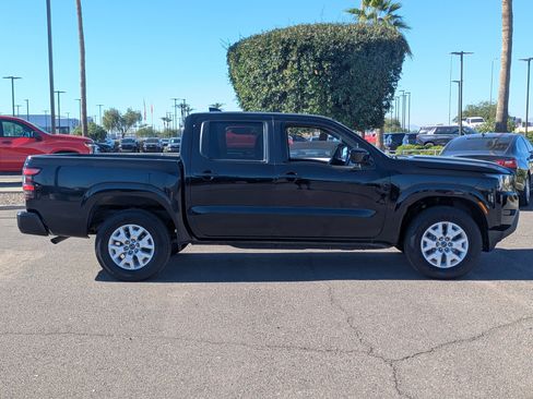 Used 2023 Nissan Frontier SV image 9