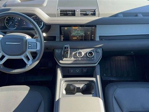 Used 2023 Land Rover Defender 110 X-Dynamic SE image 12