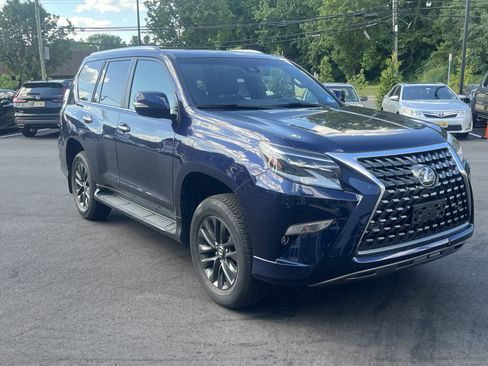 Used 2020 Lexus GX 460 Premium w/ Premium Package AWD/4WD image 2