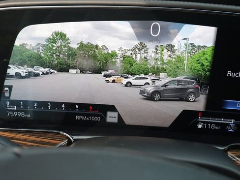 Used 2021 Cadillac Escalade Premium Luxury w/ LPO, Illumination Package image 28