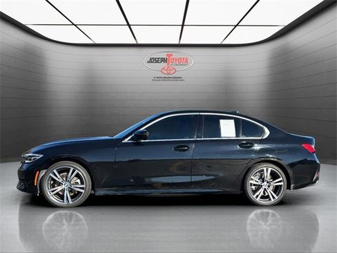 Used 2019 BMW 330i xDrive Sedan w/ Premium Package image 2