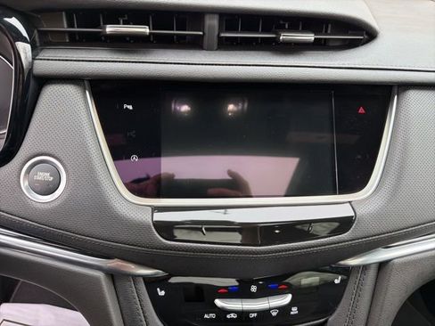 Certified 2025 Cadillac XT5 Premium Luxury image 11