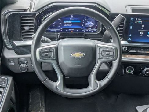 Used 2024 Chevrolet Silverado 1500 LT AWD/4WD image 15