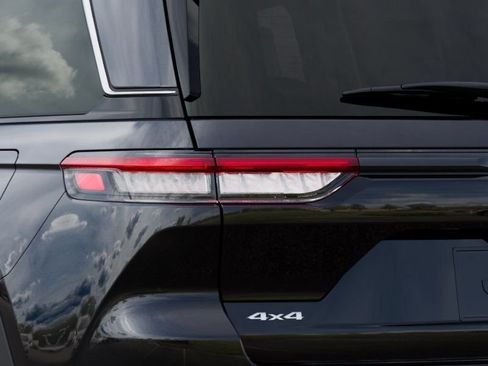 New 2026 Jeep Grand Cherokee Limited AWD/4WD image 9