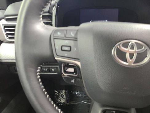 Used 2026 Toyota Camry SE w/ Convenience Package FWD image 18
