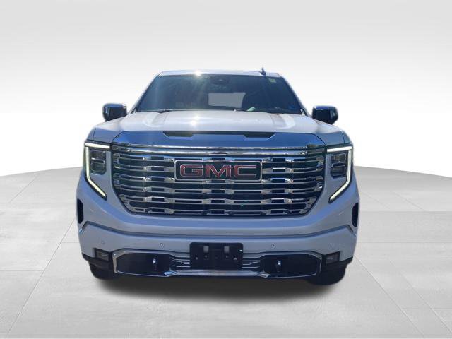 Used 2024 GMC Sierra 1500 Denali w/ Denali Reserve Package AWD/4WD image 2