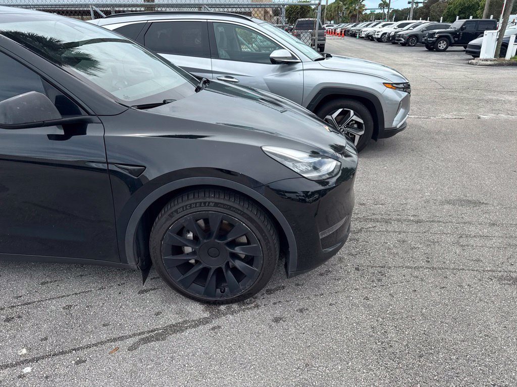Used 2022 Tesla Model Y Long Range AWD/4WD image 12