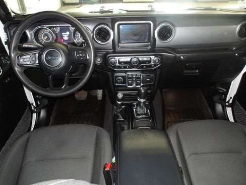 Used 2023 Jeep Gladiator Sport AWD/4WD image 11
