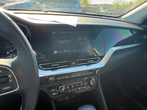 Used 2022 Kia Niro LXS w/ Digital Cluster Package FWD image 21