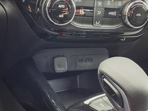 Used 2025 Chevrolet Trax LT image 12