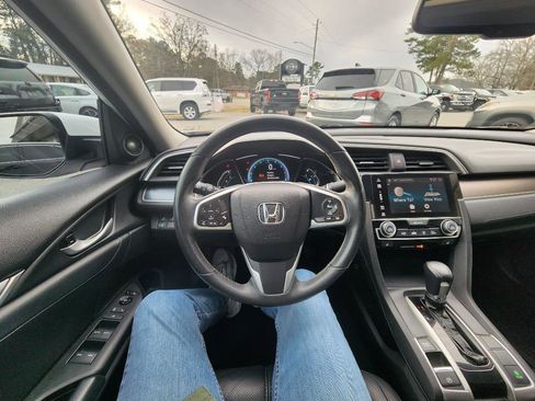 Used 2017 Honda Civic Touring image 15