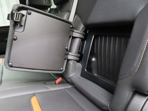 Used 2025 GMC Sierra 2500 AT4 image 76