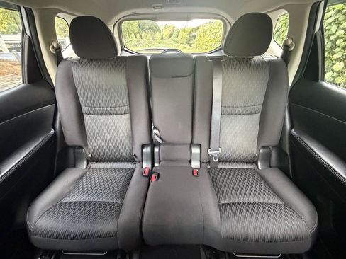 Used 2019 Nissan Rogue S w/ Special Edition Package FWD image 23