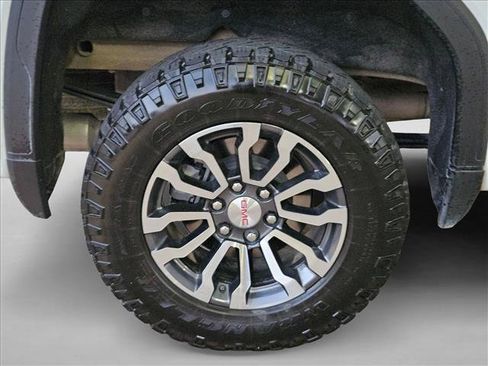 Used 2023 GMC Sierra 1500 AT4 w/ AT4 Premium Package AWD/4WD image 18