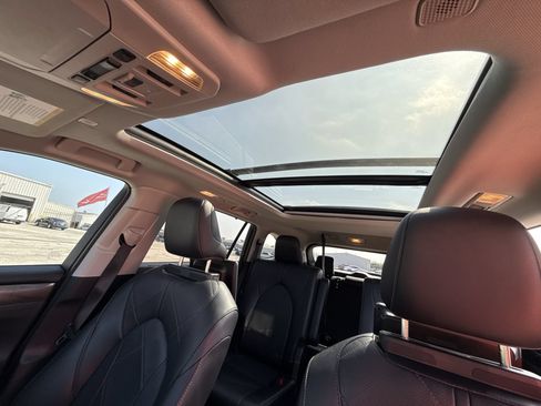 Certified 2025 Toyota Highlander Platinum AWD/4WD image 16