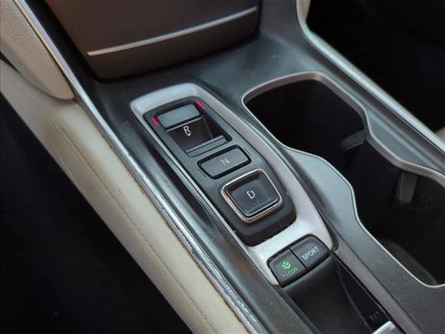 Used 2018 Honda Accord Touring image 22