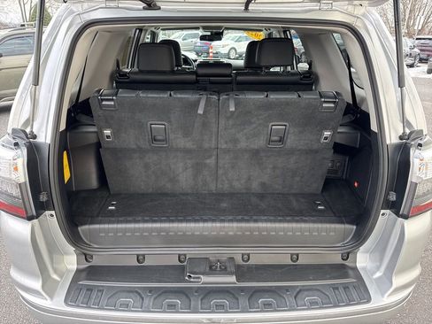 Used 2022 Toyota 4Runner Limited image 11