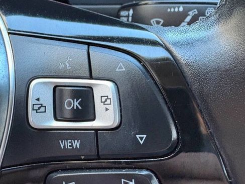 Used 2019 Volkswagen Tiguan SE image 19