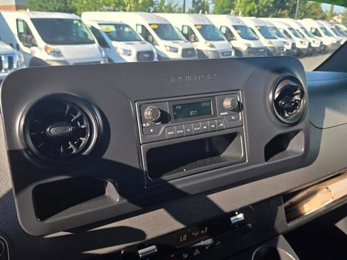 Used 2019 Mercedes-Benz Sprinter 4x4 170 image 19