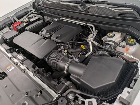 Used 2024 GMC Canyon Elevation image 30