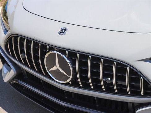 Used 2022 Mercedes-Benz SL 55 AMG 4MATIC image 16