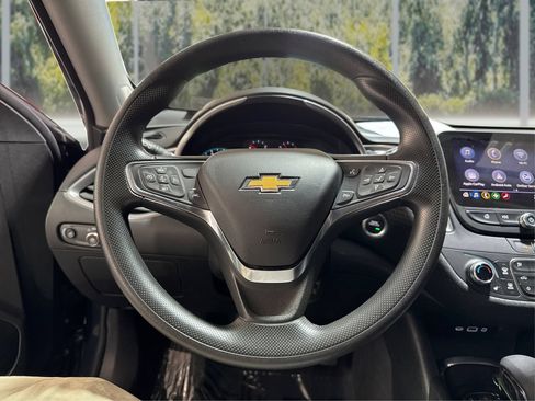 Used 2025 Chevrolet Malibu LT FWD image 16