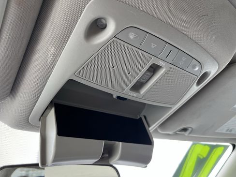 Used 2017 Nissan Rogue SV image 30