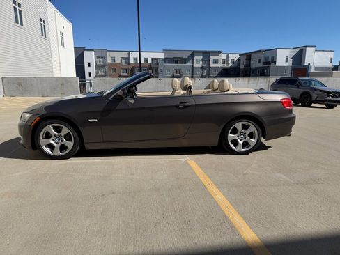 Used 2010 BMW 328i Convertible w/ Premium Pkg image 4