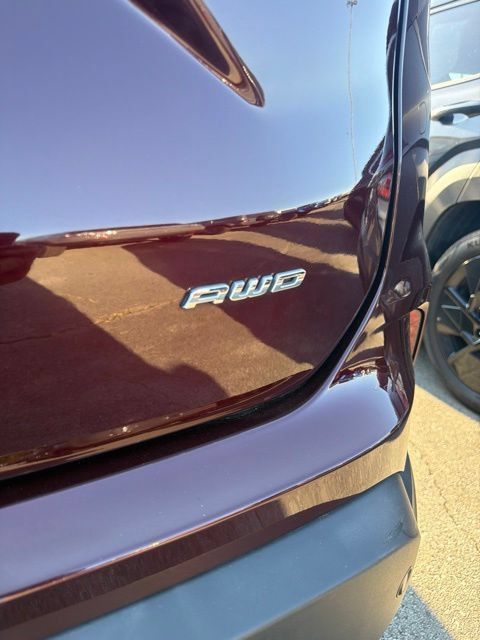 Used 2021 Ford Edge Titanium AWD/4WD image 15