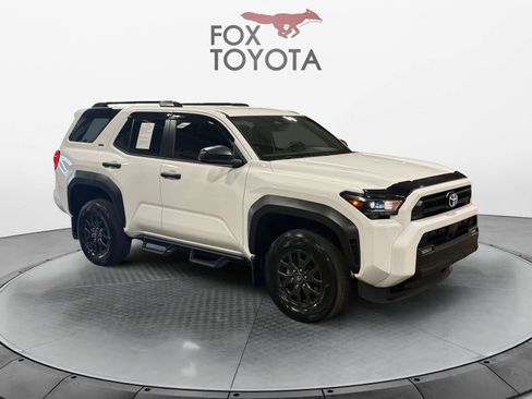 Used 2025 Toyota 4Runner SR5 AWD/4WD image 8