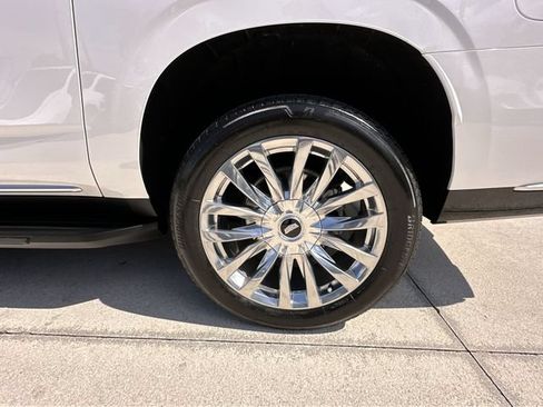 Certified 2024 Cadillac Escalade ESV Premium Luxury RWD image 18