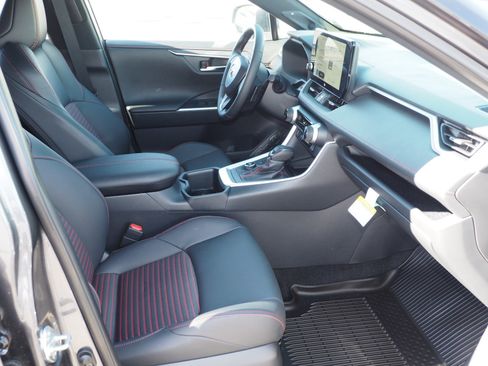 Used 2025 Toyota RAV4 XSE image 21