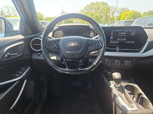 Used 2024 Chevrolet Trax RS FWD image 14