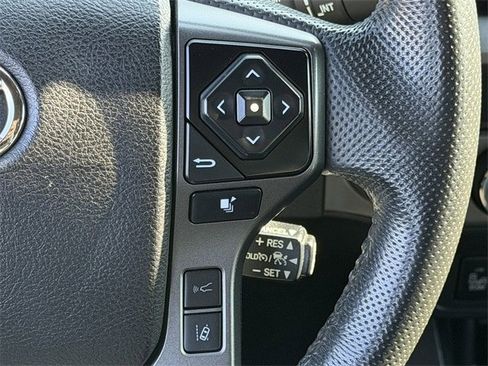 Used 2022 Toyota Tacoma TRD Off-Road image 15