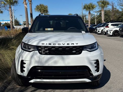 New 2025 Land Rover Discovery Dynamic SE image 2