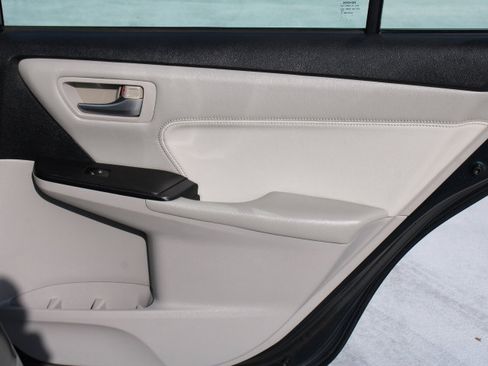 Used 2016 Toyota Camry XLE image 16