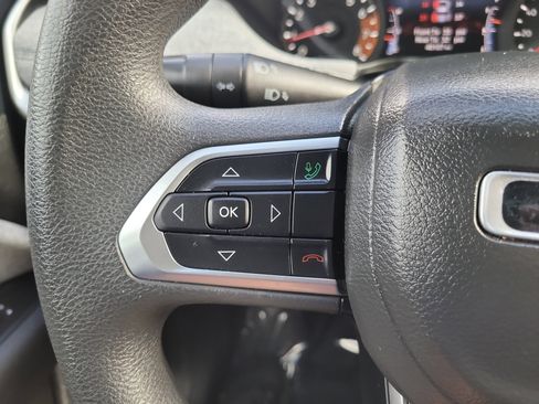 Used 2023 Jeep Compass Sport image 28