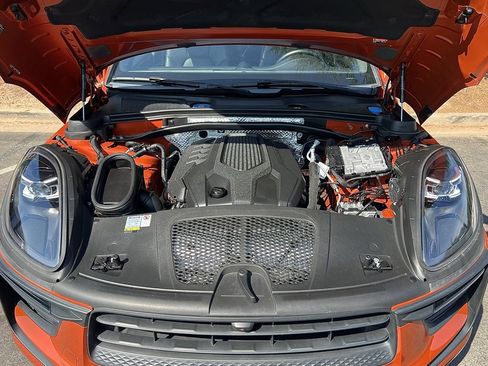 Used 2022 Porsche Macan image 8