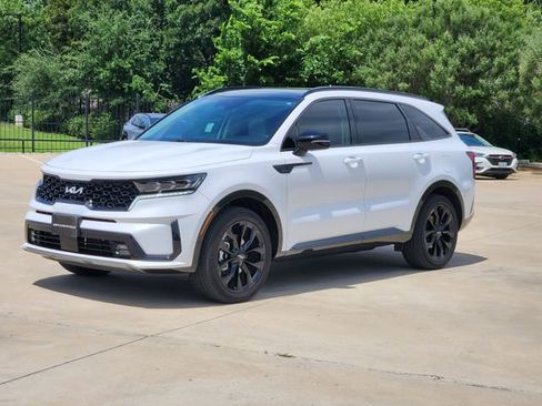 Certified 2023 Kia Sorento SX FWD image 3