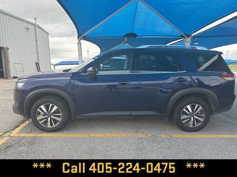 Used 2025 Nissan Pathfinder SL AWD/4WD image 28