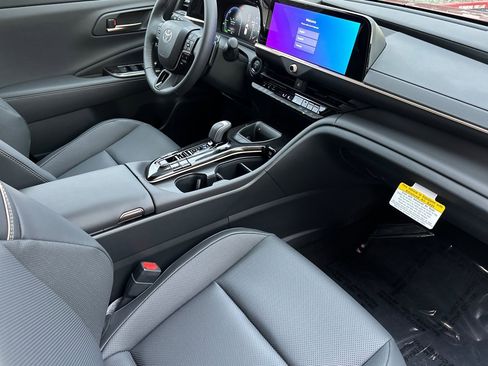 New 2025 Toyota Crown Signia image 17