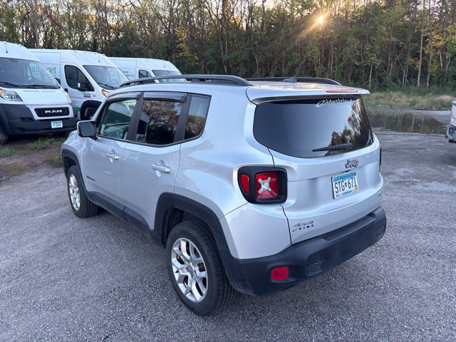 Used 2017 Jeep Renegade Latitude w/ Cold Weather Group AWD/4WD image 6