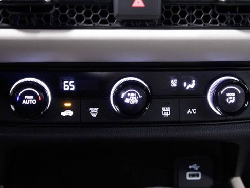 Certified 2024 Honda HR-V LX image 29