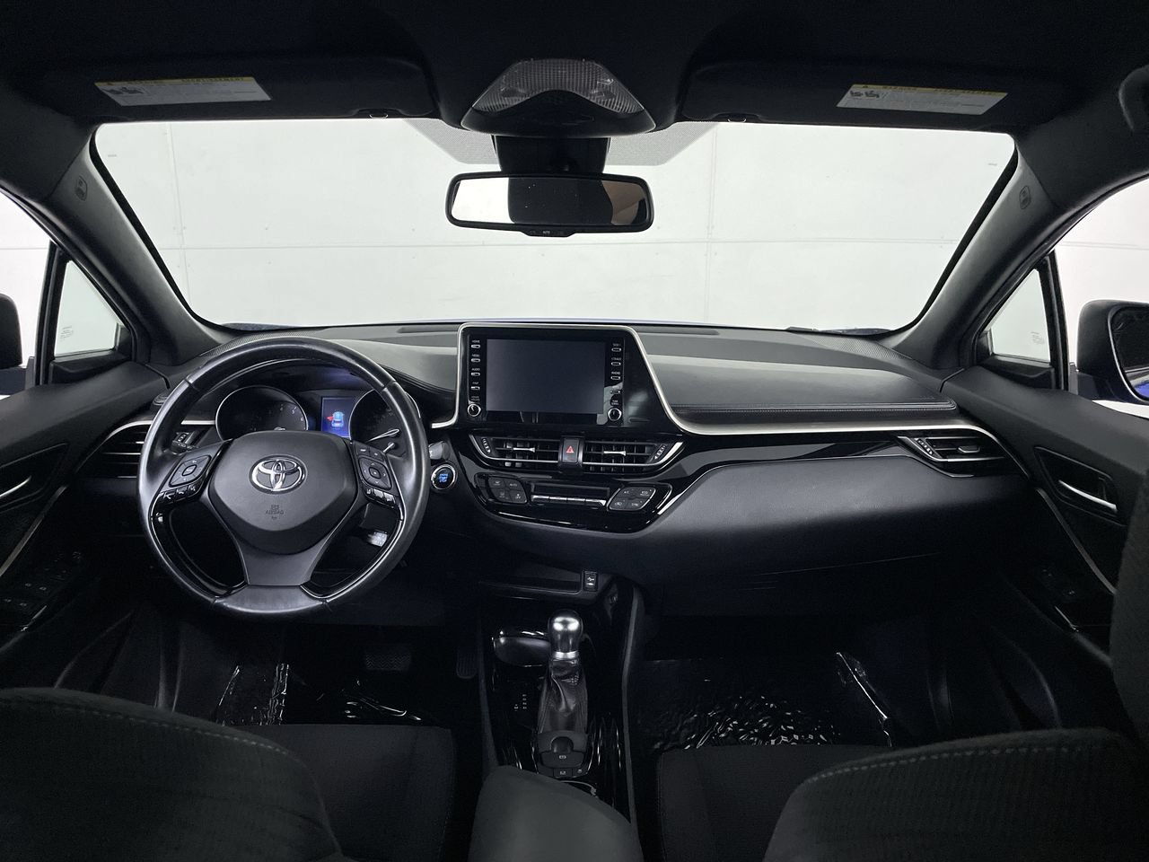Used 2019 Toyota C-HR XLE FWD image 15
