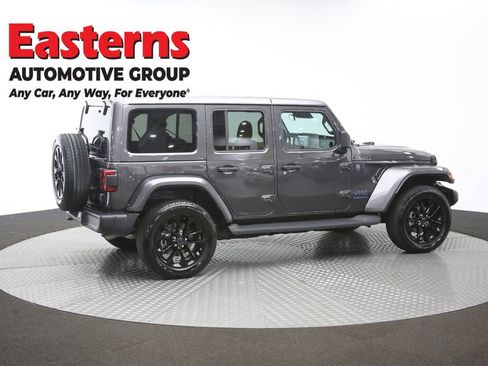 Used 2025 Jeep Wrangler Unlimited Sahara AWD/4WD image 39